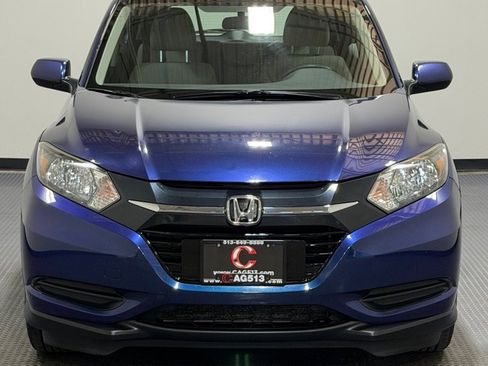 Used 2017 Honda HR-V LX image 3