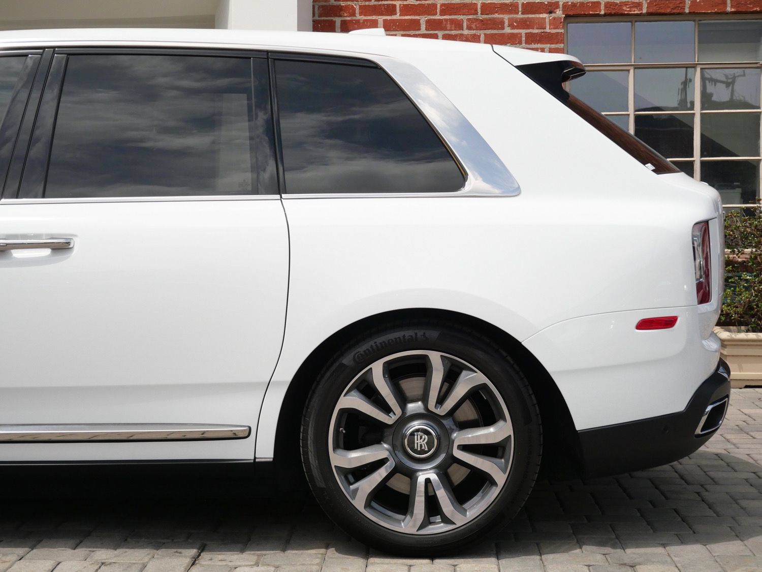 Certified 2024 Rolls-Royce Cullinan w/ Cullinan Package AWD/4WD image 13