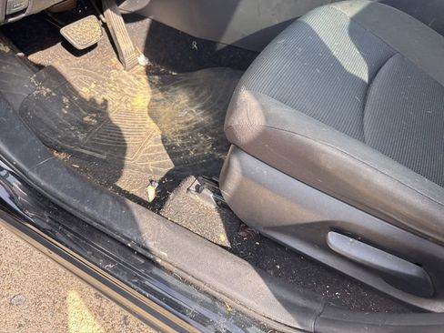 Used 2021 Toyota RAV4 LE image 8