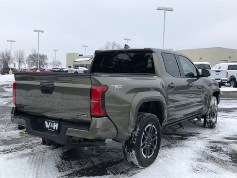 Used 2025 Toyota Tacoma TRD Sport image 27