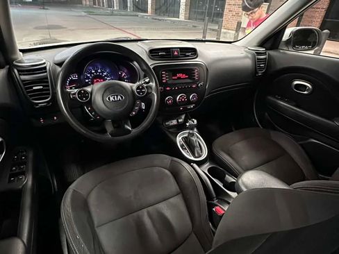Used 2016 Kia Soul FWD image 10