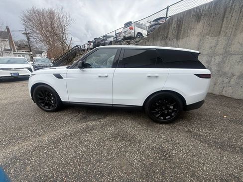 Used 2023 Land Rover Range Rover Sport SE AWD/4WD image 2