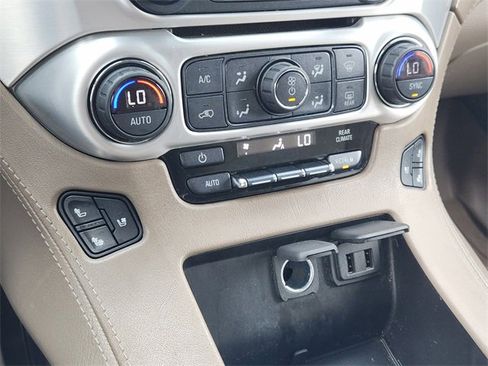 Used 2018 GMC Yukon SLT w/ Premium Edition image 19