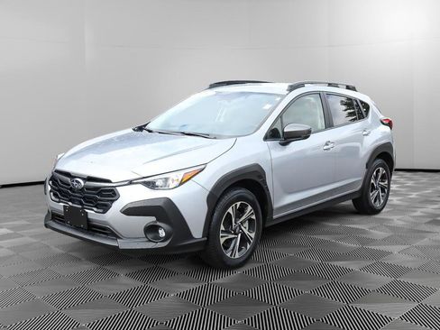 Used 2024 Subaru Crosstrek 2.0i Premium w/ Popular Package #3 AWD/4WD image 2
