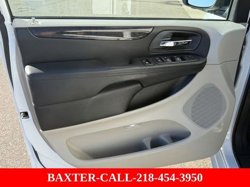Used 2017 Dodge Grand Caravan SE w/ Power Window Group image 9