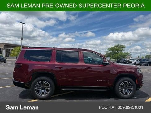 Used 2022 Jeep Wagoneer Series III AWD/4WD image 3