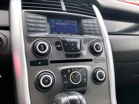 Used 2013 Ford Edge SE image 14