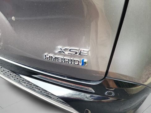 Used 2022 Toyota Sienna XSE FWD image 21