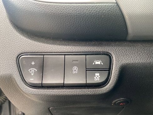 Used 2022 Kia Seltos LX image 16