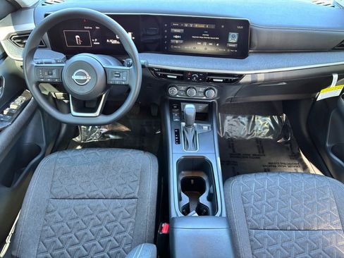 Certified 2025 Nissan Kicks SV image 12