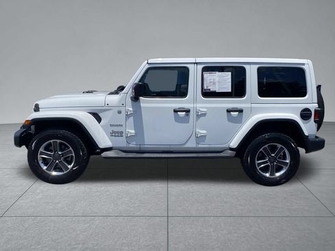 Used 2019 Jeep Wrangler Unlimited Sahara w/ Cold Weather Group AWD/4WD image 4