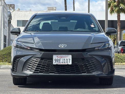 Used 2025 Toyota Camry SE FWD image 10