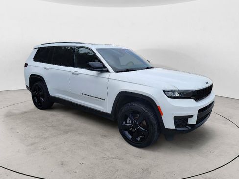 Used 2023 Jeep Grand Cherokee L Laredo AWD/4WD image 3