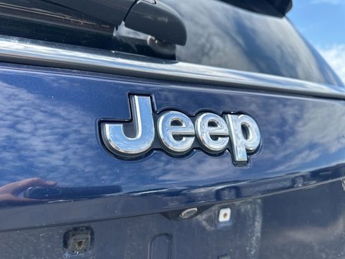 Used 2018 Jeep Compass Latitude w/ Cold Weather Group AWD/4WD image 8