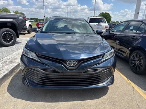 Used 2018 Toyota Camry LE w/ Audio Package FWD image 9