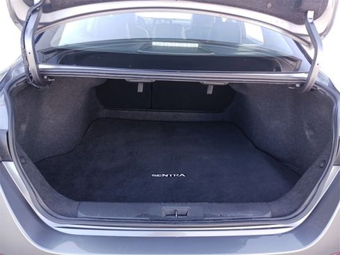 Used 2023 Nissan Sentra SR w/ SR Premium Package image 13