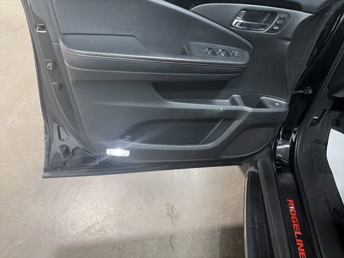 Used 2020 Honda Ridgeline Black Edition image 13