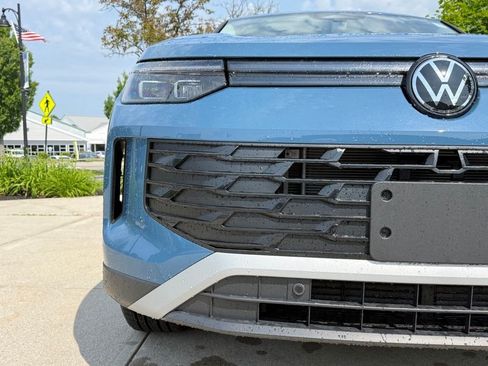 New 2026 Volkswagen Tiguan SE AWD/4WD image 3