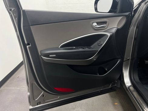 Used 2018 Hyundai Santa Fe Sport image 13