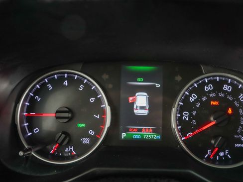 Used 2021 Toyota RAV4 XLE Premium image 15