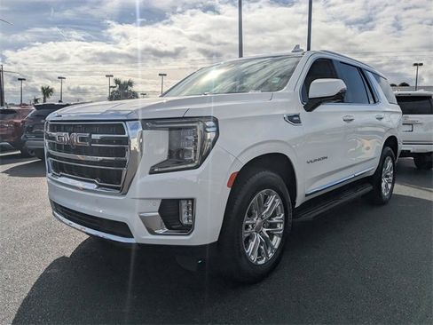 Used 2021 GMC Yukon SLT w/ SLT Premium Package image 8