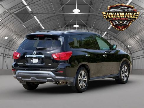 Used 2017 Nissan Pathfinder SV FWD image 9