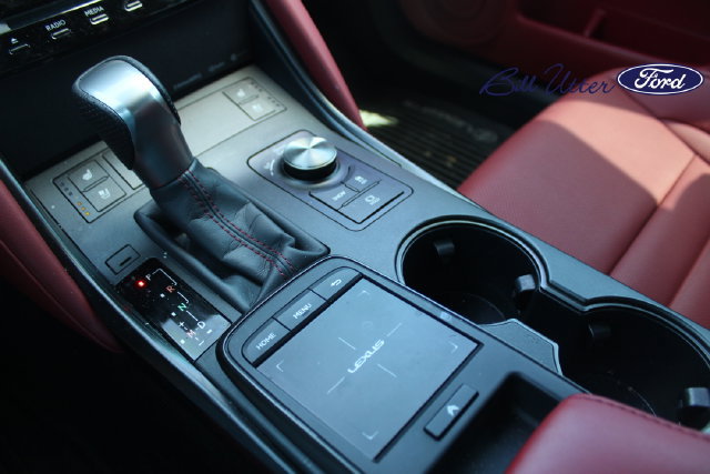 Used 2024 Lexus IS 500 RWD image 18