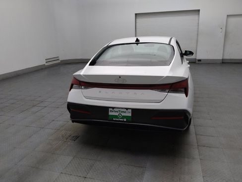 Used 2025 Hyundai Elantra SE FWD image 7