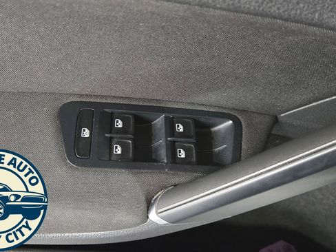 Used 2019 Volkswagen e-Golf SE w/ Driver Assistance Package image 24