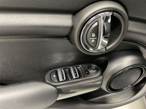 Used 2022 MINI Cooper 4-Door Hardtop FWD image 19
