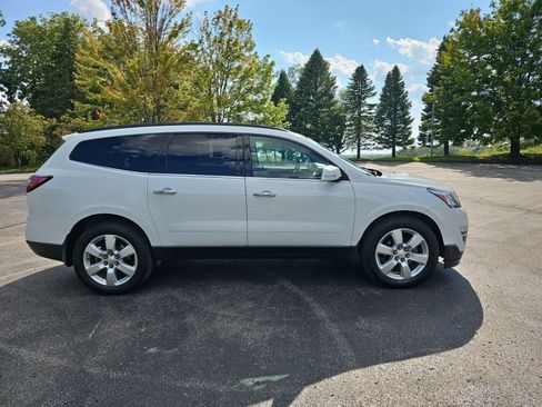 Used 2017 Chevrolet Traverse LT w/ Style and Technology Package AWD/4WD image 7