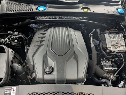 New 2026 Porsche Macan AWD/4WD image 29