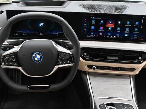 Used 2026 BMW i4 xDrive40i w/ Premium Package AWD/4WD image 16