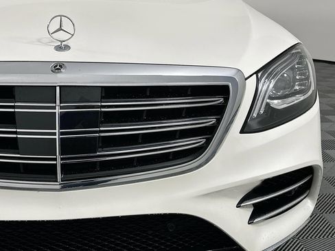 Used 2018 Mercedes-Benz S 560 Sedan image 4