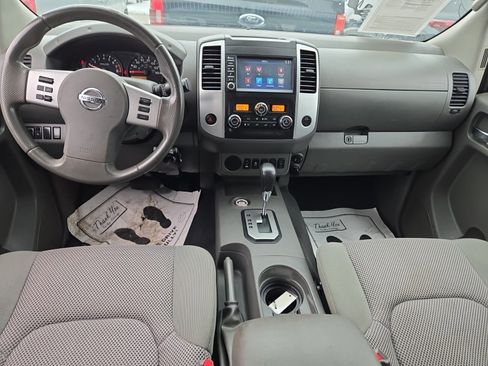 Used 2020 Nissan Frontier SV image 10