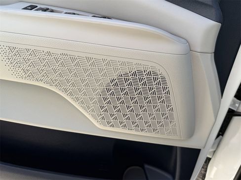 New 2026 Kia Carnival SX image 24