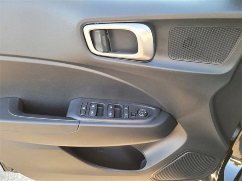 New 2025 Hyundai Venue SEL image 16