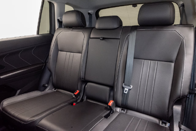 Used 2023 Volkswagen Tiguan SE FWD image 26