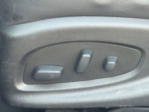 Used 2019 Chevrolet Impala LT w/ LT Convenience Package image 12