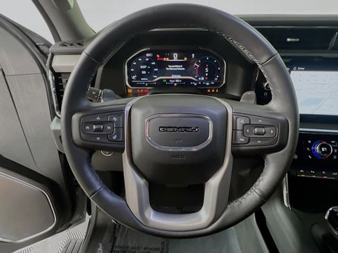 Used 2025 GMC Sierra 1500 Denali w/ Denali Reserve Package AWD/4WD image 17