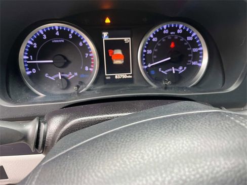 Used 2019 Toyota Highlander LE image 16