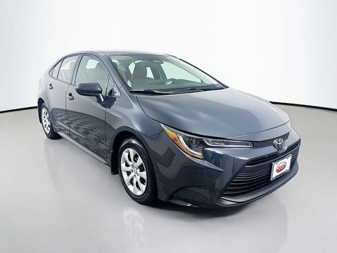 Used 2026 Toyota Corolla LE FWD image 3