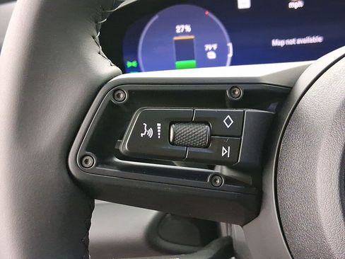 Used 2025 Porsche Macan Electric RWD image 17