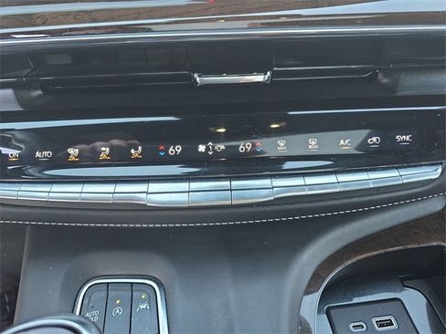 Used 2021 Cadillac Escalade Sport Platinum w/ LPO, ONYX Package image 27