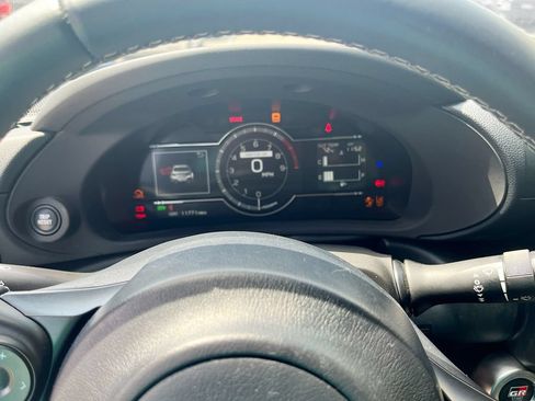 Used 2025 Toyota GR86 RWD image 12