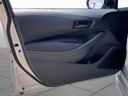 Used 2025 Toyota Corolla LE FWD image 18
