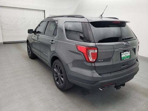 Used 2018 Ford Explorer XLT w/ Equipment Group 202A AWD/4WD image 5