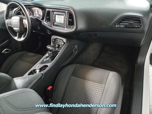Used 2015 Dodge Challenger SXT RWD image 21