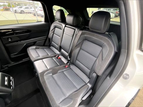 Used 2025 Lincoln Nautilus Reserve w/ Jet Appearance Package AWD/4WD image 18