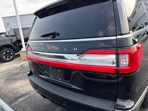 Used 2019 Lincoln Navigator L Reserve AWD/4WD image 7